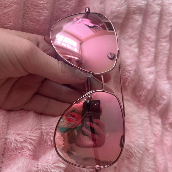 Sunglasses bundle! - Picture 3 of 10